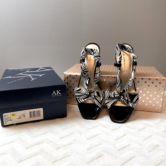 Anne Klein - Equity Sling Back Heel / Sandal - Picture 2 of 3